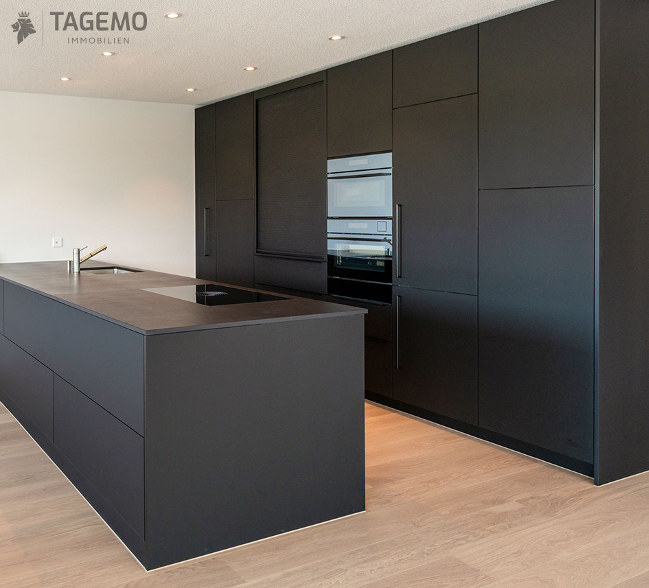 Wohnen mit aussergewöhnlicher Grosszügigkeit, weitläufige Terrasse und Blick ins Grüne -  Bild 6