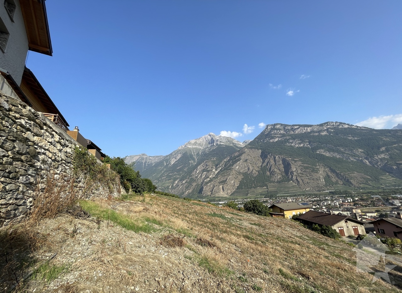 Appartement 4,5 pces de 133m2 avec jardin de 176m2 et 2 places de parc - Bild 3