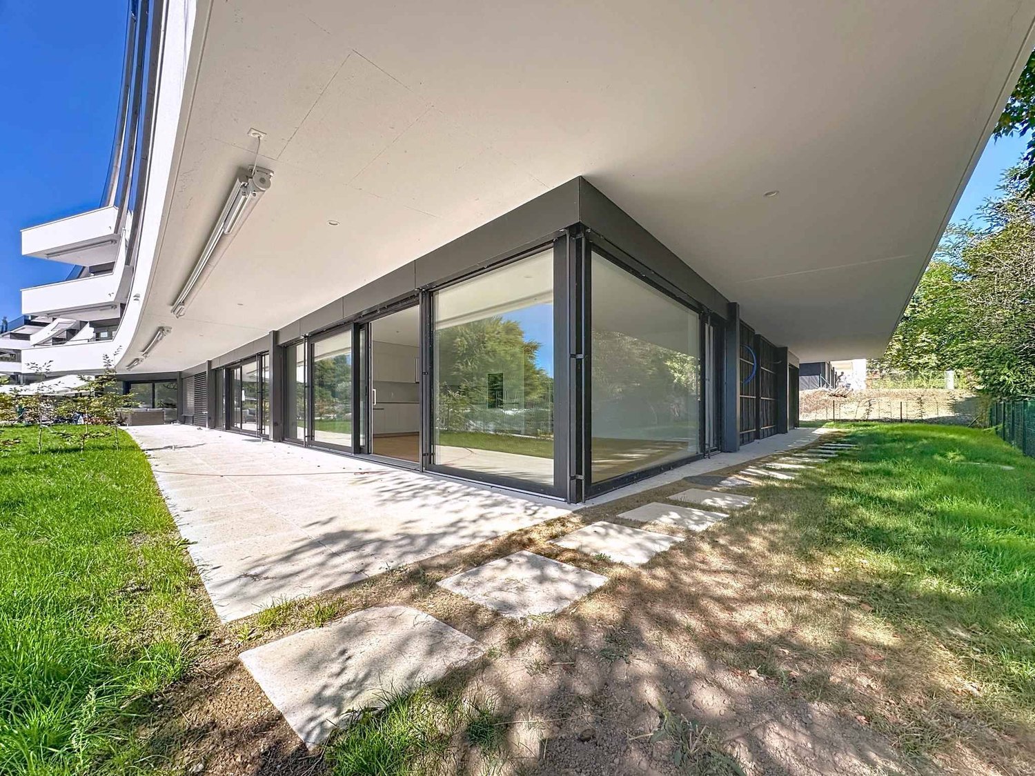 Exceptionnel 5.5 pièces avec terrasse et jardin privatif -  Bild 9