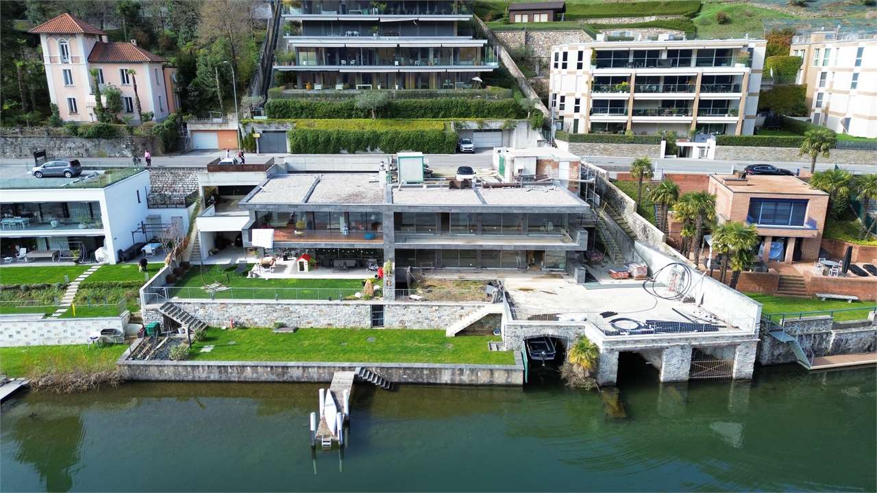Magnifica villa moderna direttamente a lago - Bild 11