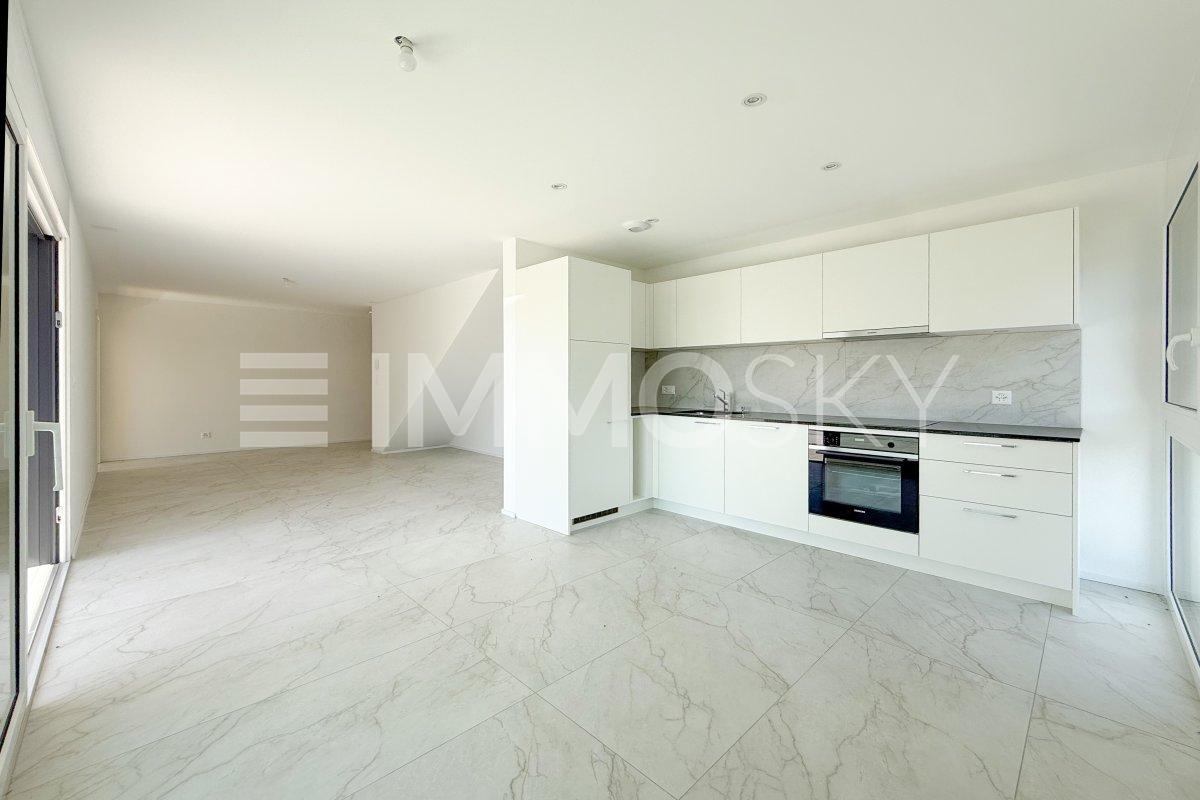 3.5 pièces neuf avec combles d'env. 69 m² et grand balcon (Lot B5-8.1) - Grande cuisine ouverte