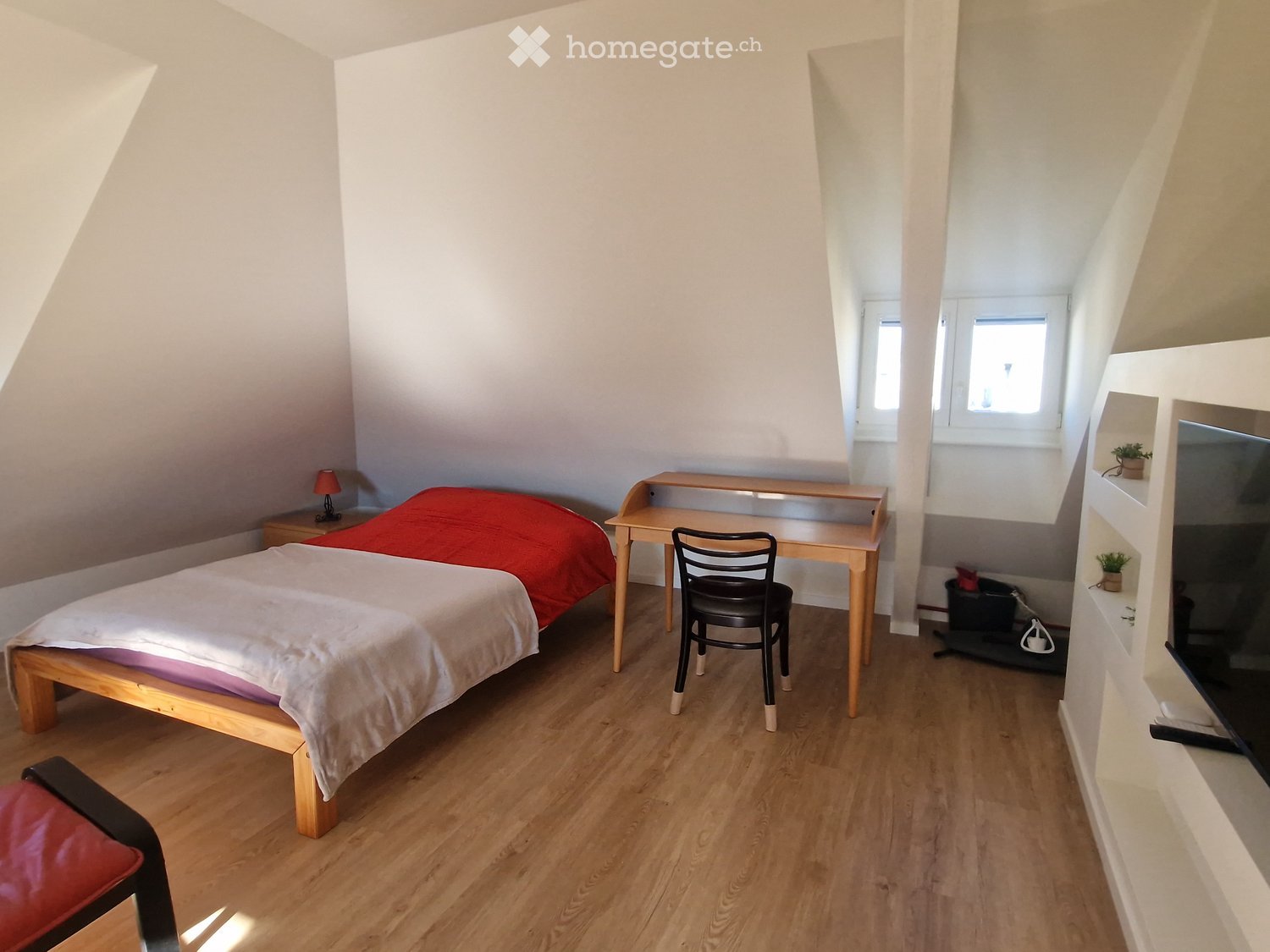 Möblierte 1.5-Zimmer-Dachwohnung in Reinach BL - sofort verfügbar - Bild 3