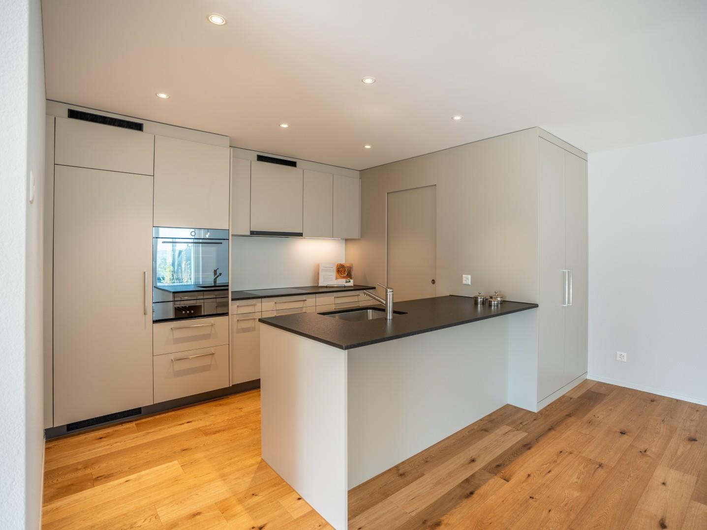 Erstbezug: Wohntraum im Grünen - Küche mit Reduit