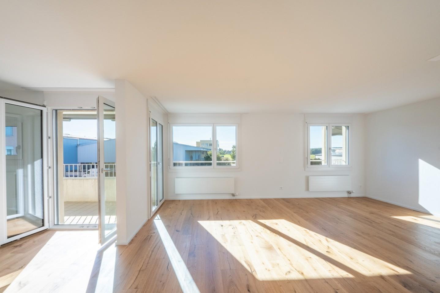 Erstbezug nach Renovation - 3.5-Zi. Eigentumswohnung - Wohnzimmer