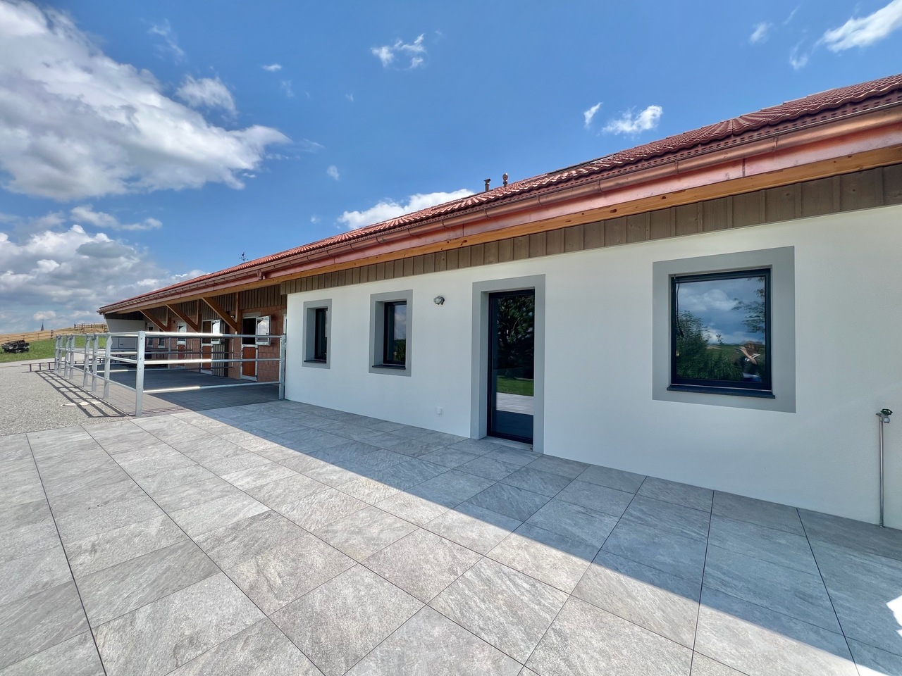 Ferme équestre avec installations complètes et 2 logements - Terrasse 5,5 pièces