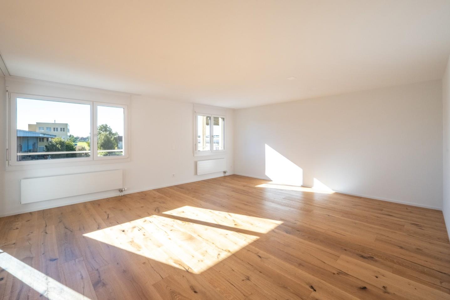 Erstbezug nach Renovation - 3.5-Zi. Eigentumswohnung - Wohnzimmer