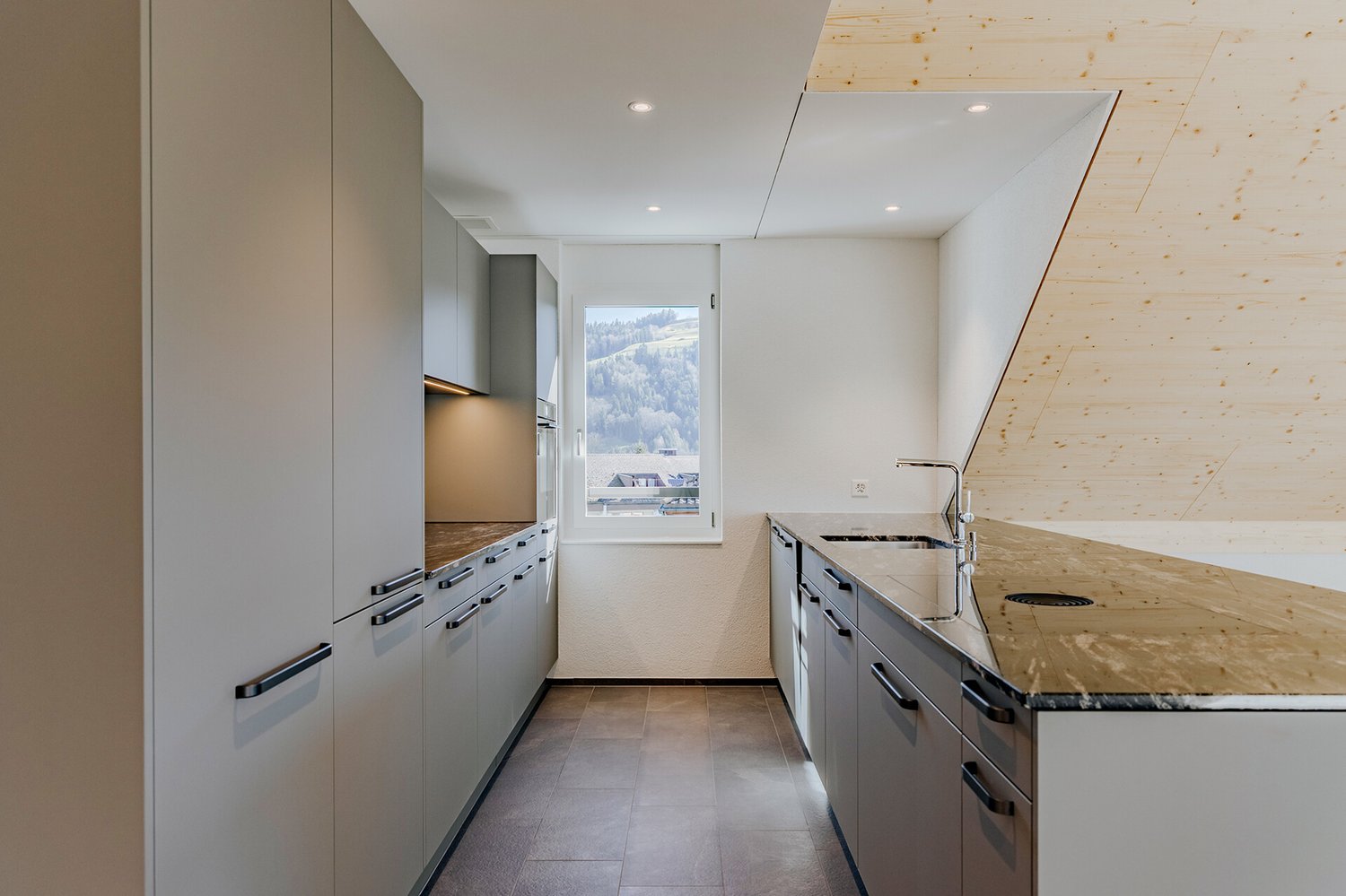 Dachwohnung im Herzen von Bütschwil  ideal für Paare & Familien - Küche