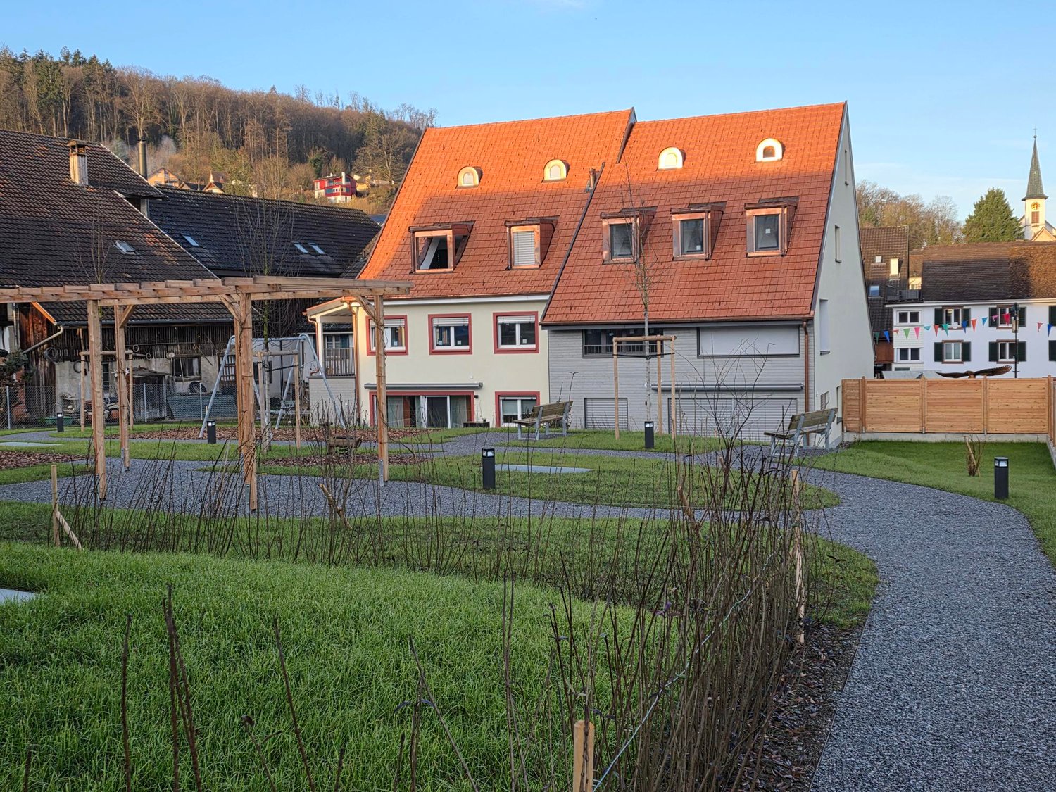 Das "Haus im Haus": 4,5-Zimmer-Wohnung mit Loggia und zusätzlichem Atelier ! A-1.1 - Bild 2