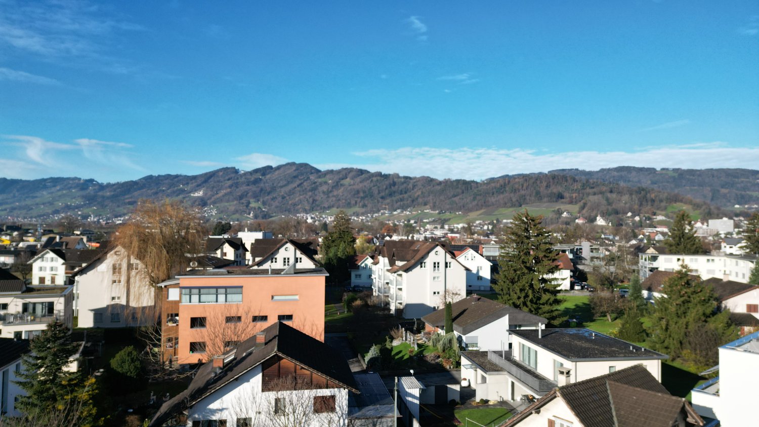 Dachterrasse, Balkon und 4.5 Zimmer mit Weitsicht - Bild 9