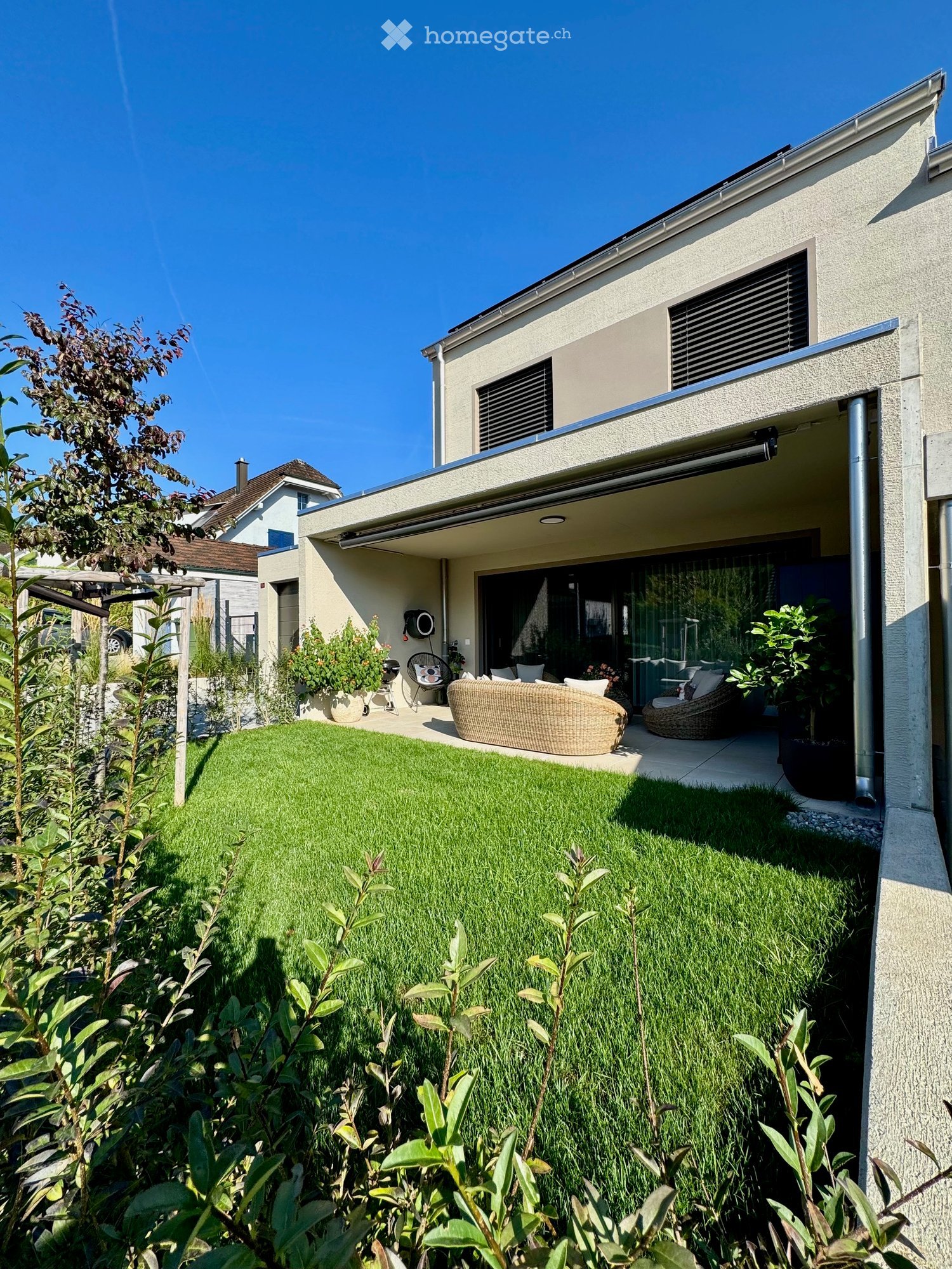 Modernes 5.5-Zimmer-Einfamilienhaus mit Garten und Garage in Veltheim AG - Bild 2