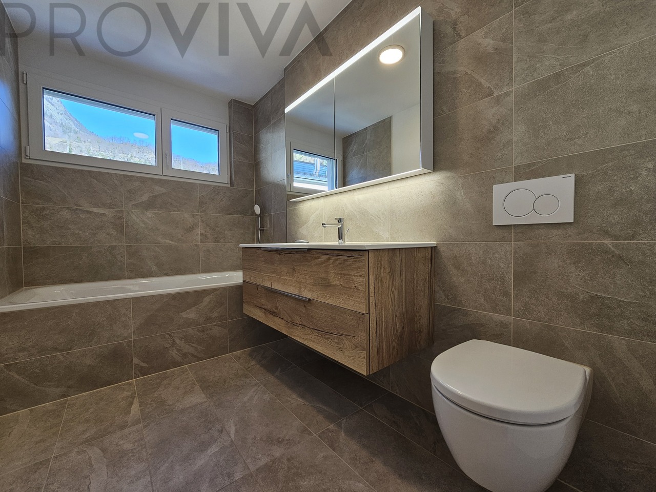 VIEL WOHNRAUM - GROSSE TERRASSE & FREIE AUSSICHT - Bild 4