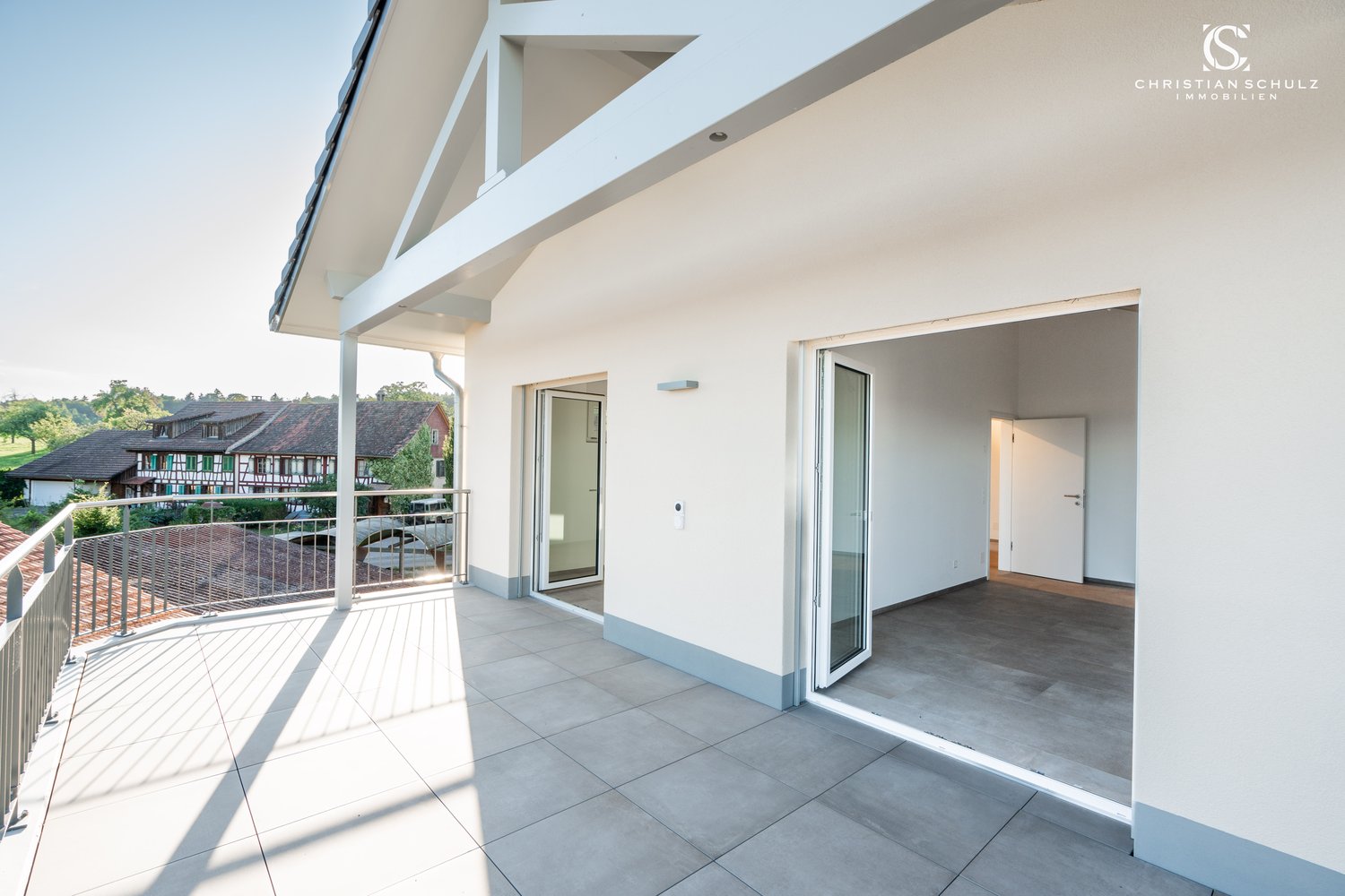 Moderner Neubau – 6.5-Zimmer-Einfamilienhaus in sonniger Lage von Helsighausen - Bild 3