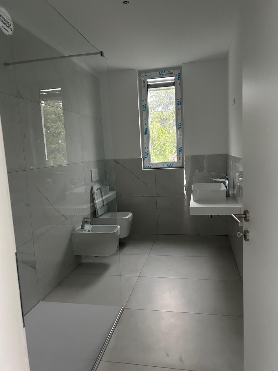 Appartamento 4.5 Locali Moderno e Confortevole a Vacallo: Spazio, Lusso e Comodità - Image 4