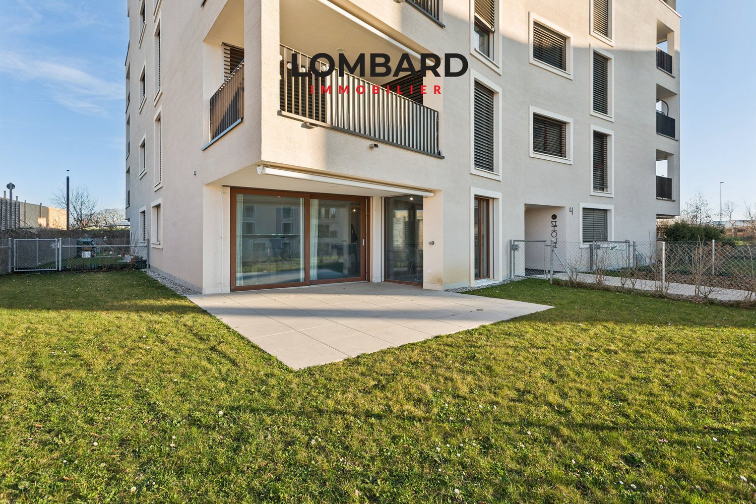 Appartement de 2.5 pièces avec grand jardin - Bild 1