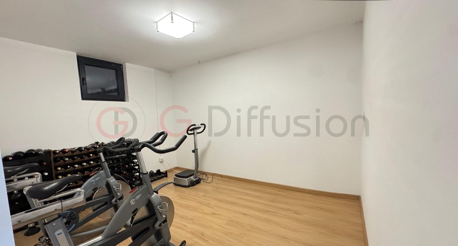 Élégante villa familiale avec Terrasse/ jardin, stationnements et haute performance énergétique - Bild 8