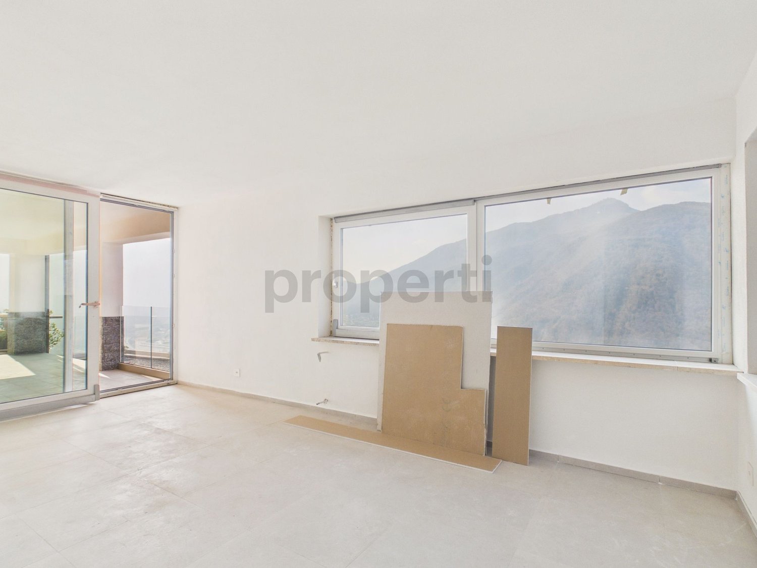 Moderna villa 3.5 locali con ampio balcone, Val Mara-Rovio - Image 3