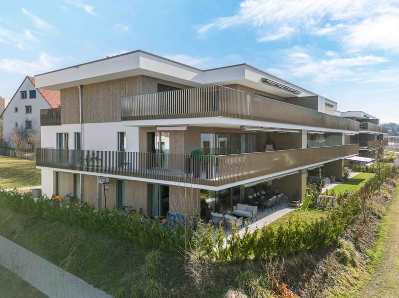 Exklusives modernes Wohnen in Winkel -  4.5-Zimmer-Attika-Dachwohnung - Bild 1