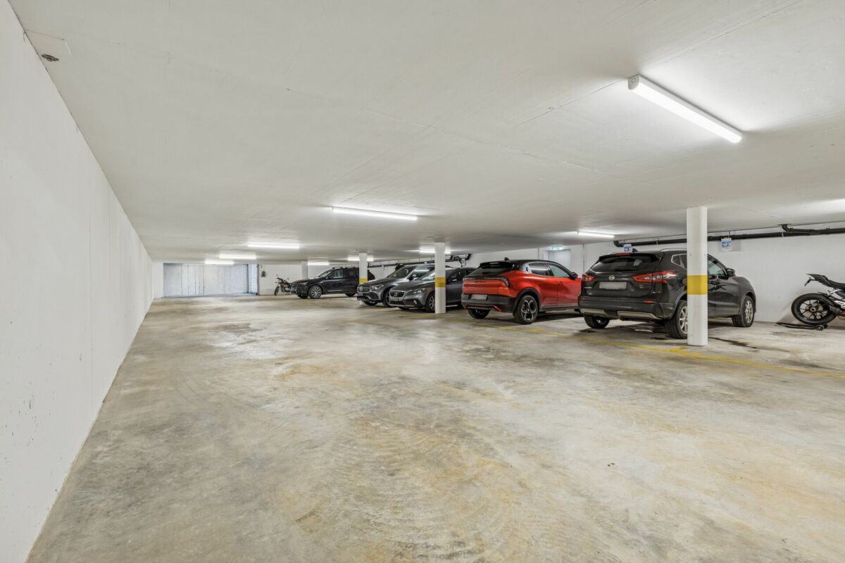 Moderne 5.5-Zimmer-Etagenwohnung mit Stil und Komfort - Tiefgarage