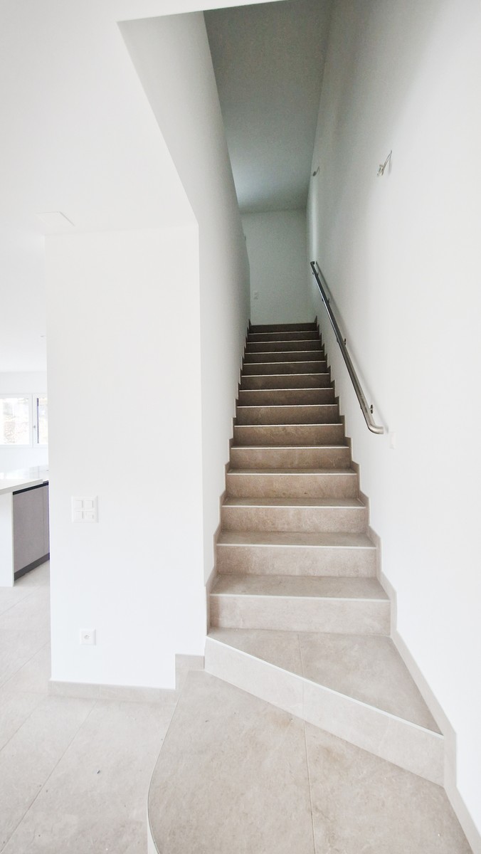 Casa 4,5 locali in contesto bifamiliare con giardino privato. - Bild 5