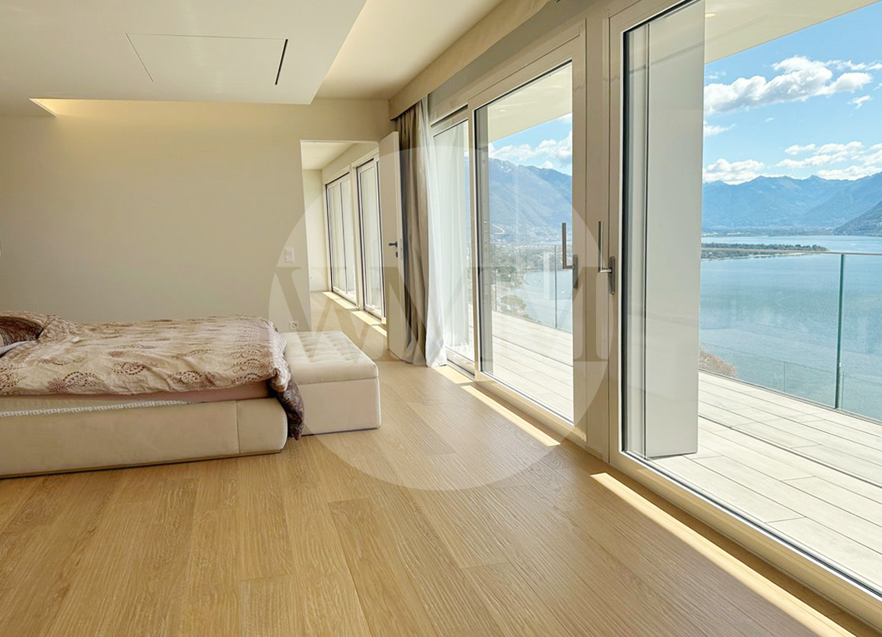 VILLA EXTRALUSSO CON IMPERDIBILE VISTA SULLE ISOLE DI BRISSAGO - Bild 9