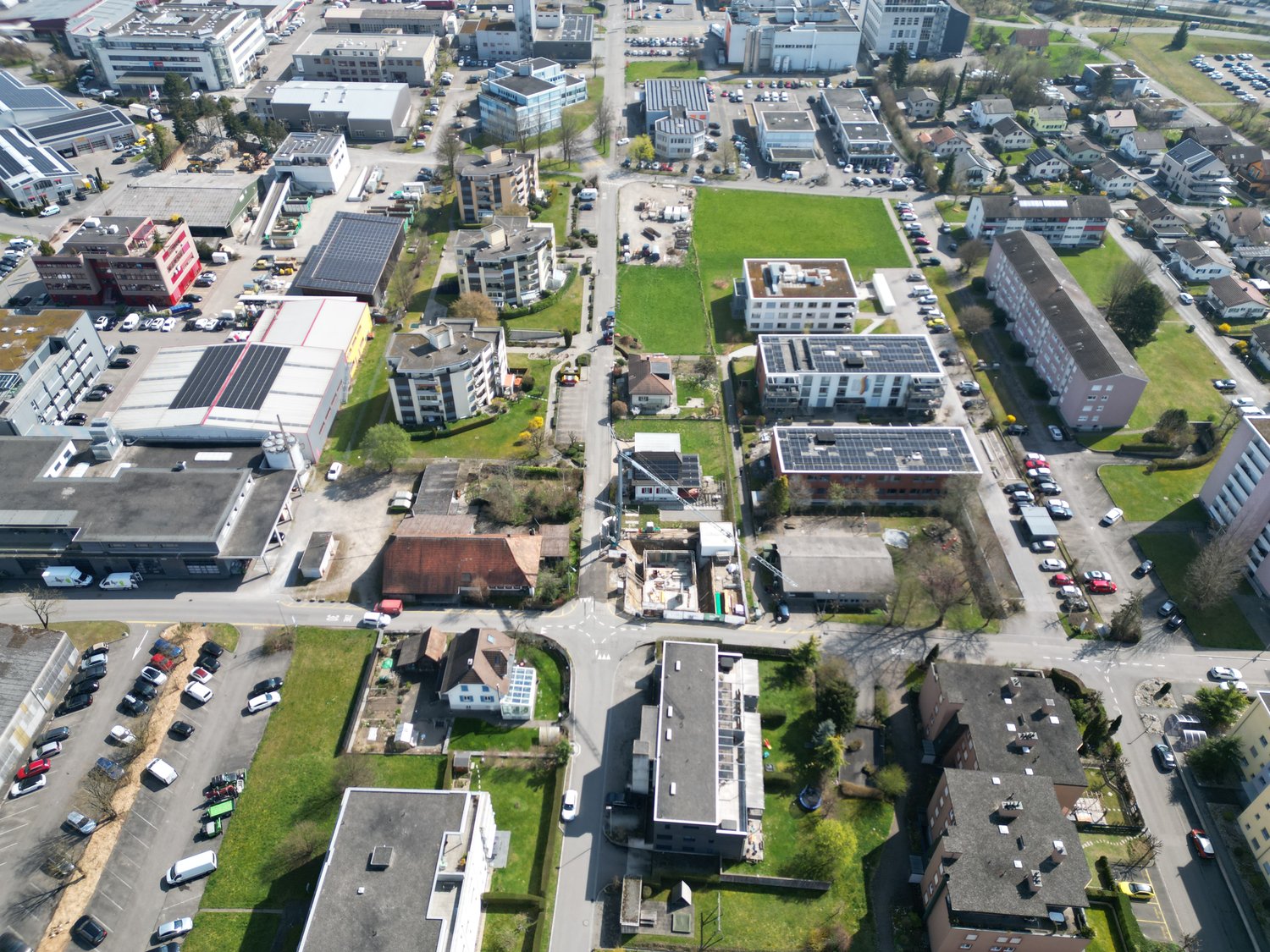 Moderne 5.5-Zimmer-Doppelhaushälfte in Oberentfelden - Neubauende 2026 -  Bild 3