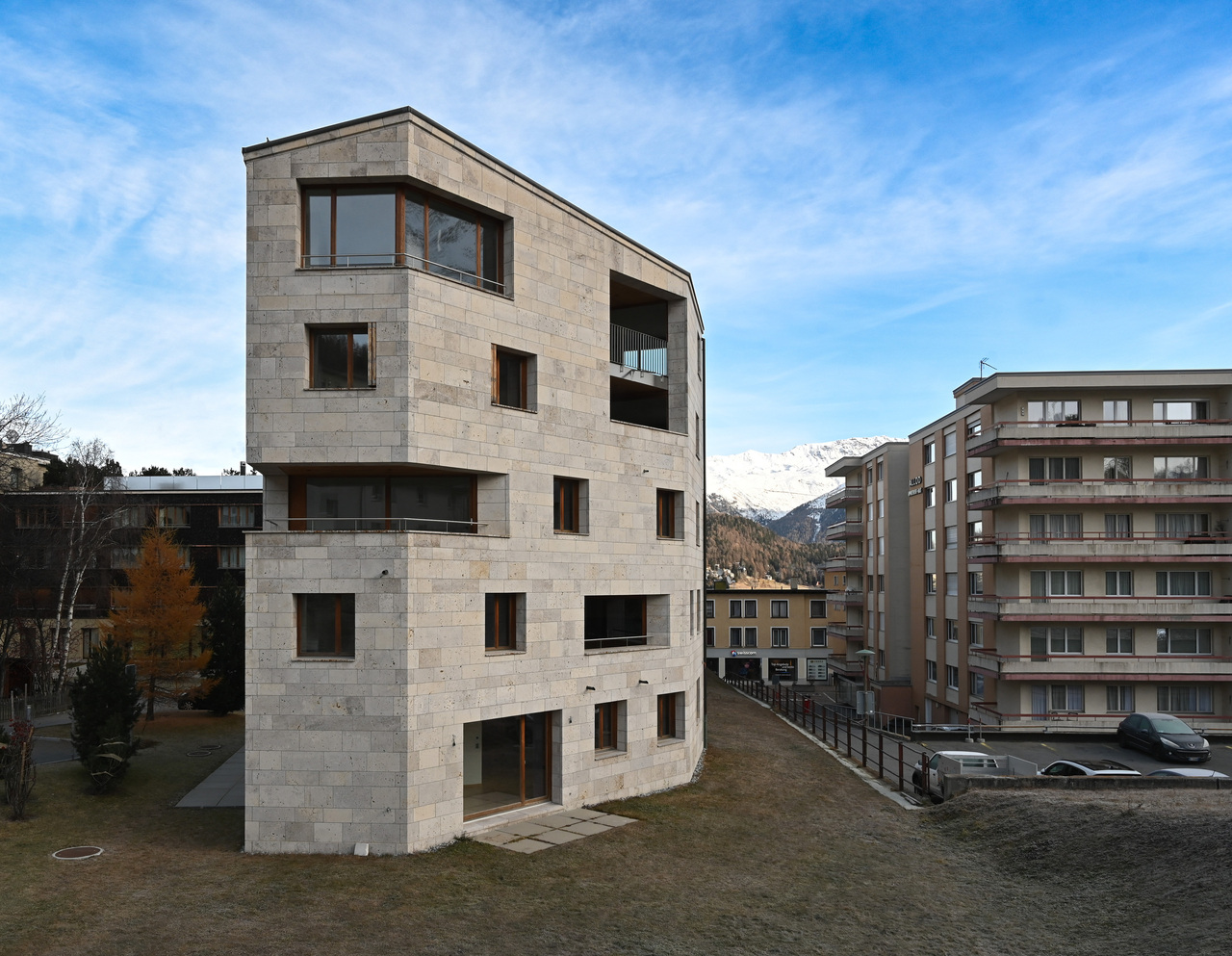 Elegante Zweitwohnungen in skulpturaler Baukunst Chalavus - Bild 10