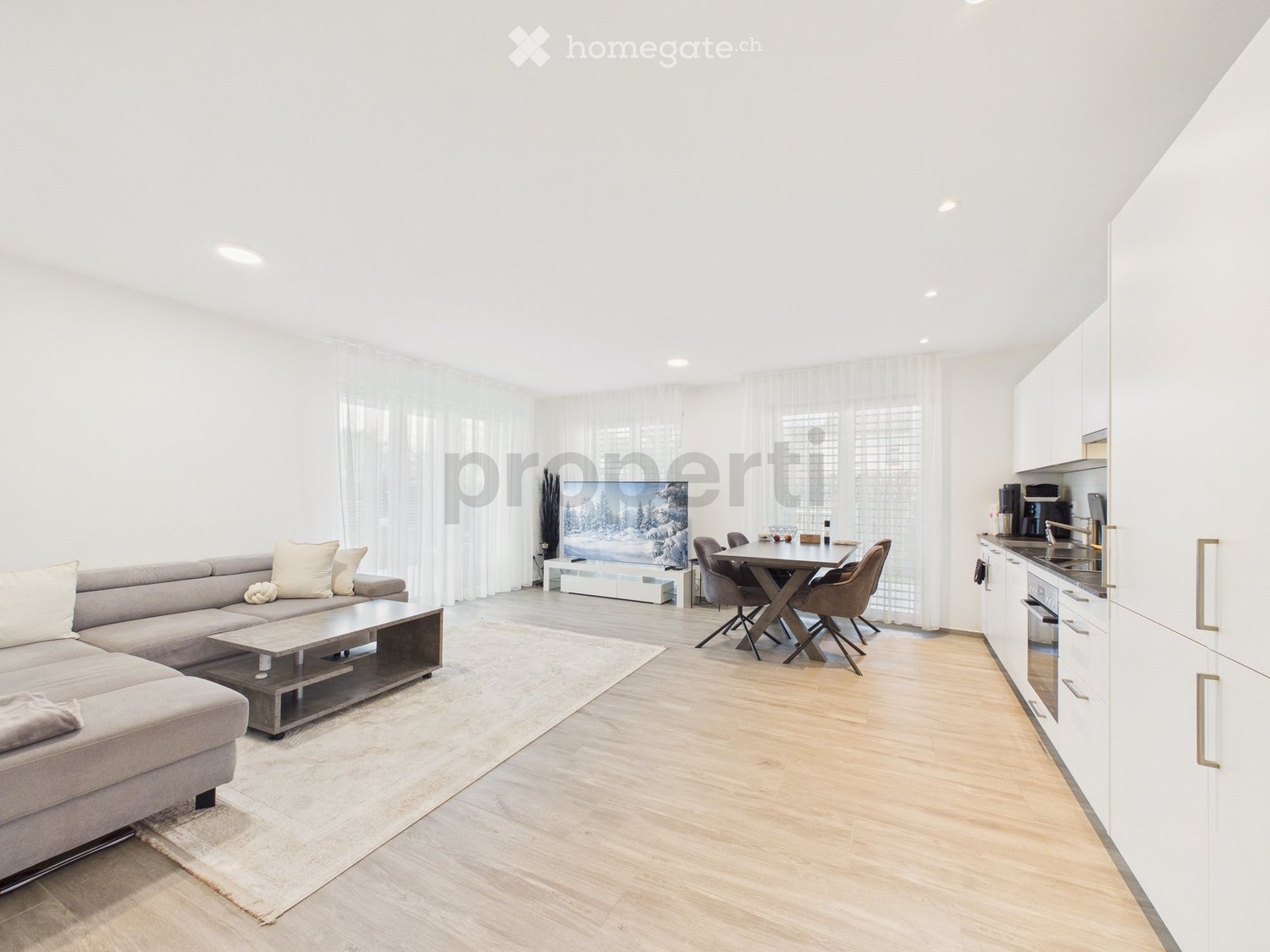 Helle 3.5-Zimmer Gartenwohnung mit 2 Sitzplätzen in Embrach -  Bild 1