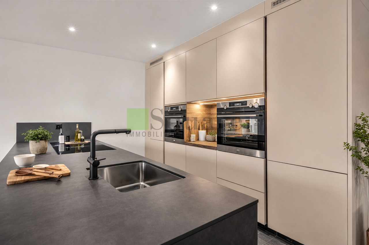 Villa jumelle contemporaine de 5.5 pièces avec une vue panorama - Bild 2