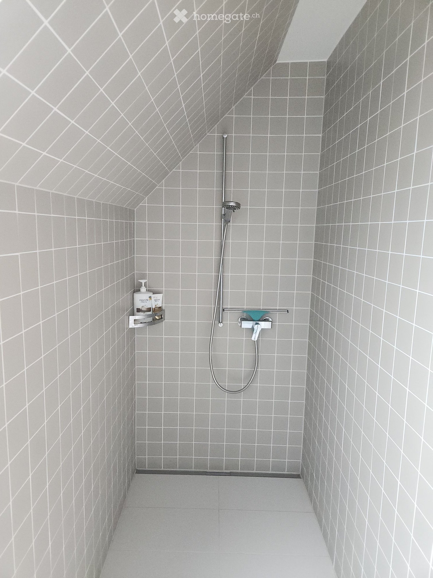 Modern 3-Room Apartment with Stunning Views in New Volketswil Development -  Bild 5