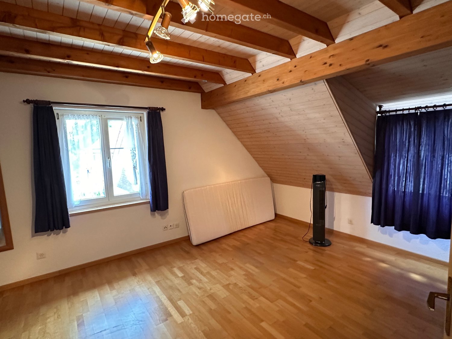 Charmantes Einfamilienhaus mit 4000 m² Wald -  Bild 7