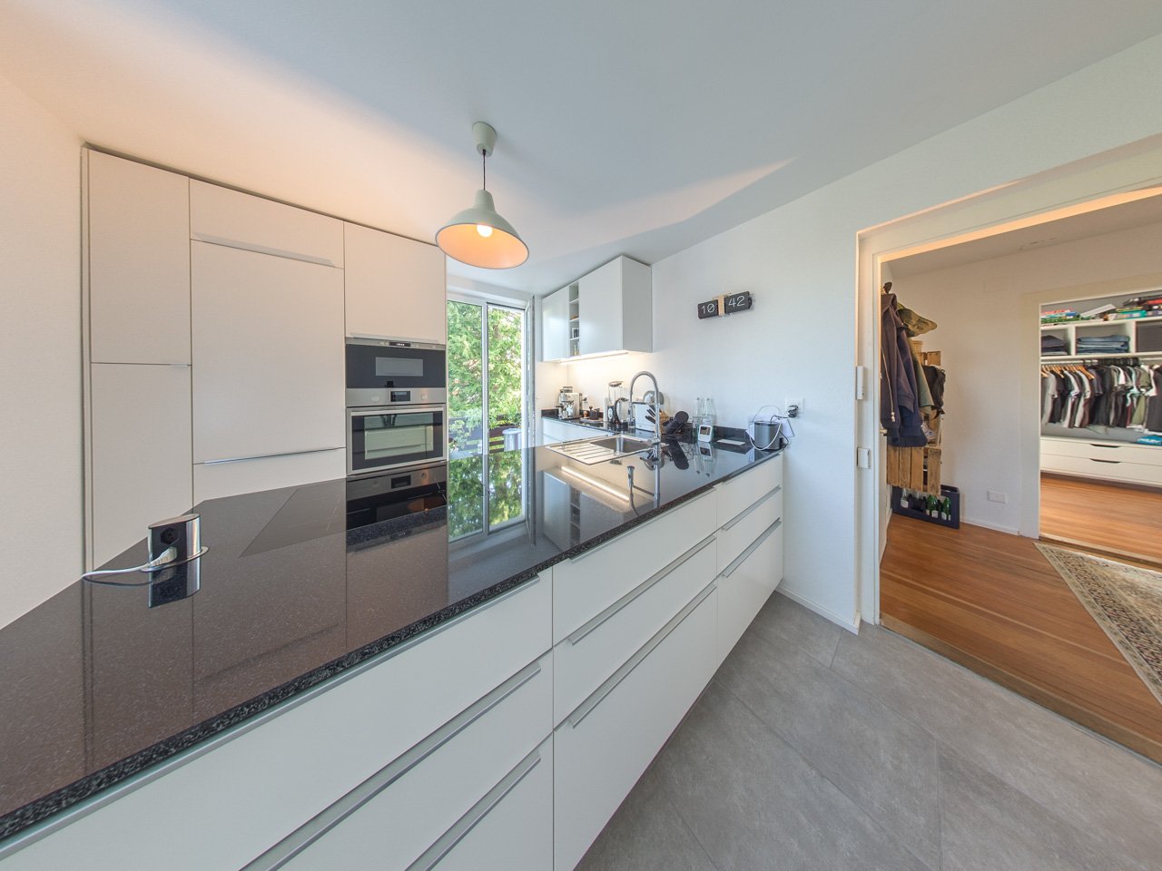 Altbau trifft Neubau: 4.5-Zimmer-Wohnung in Kreuzlingen mit Balkon und Parkplatz - Küche