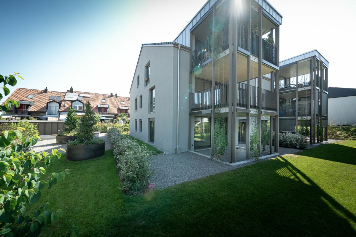 Neuwertige Wohnung mit grosser gedeckter Terrasse im Herzen von Seedorf - Bild 12