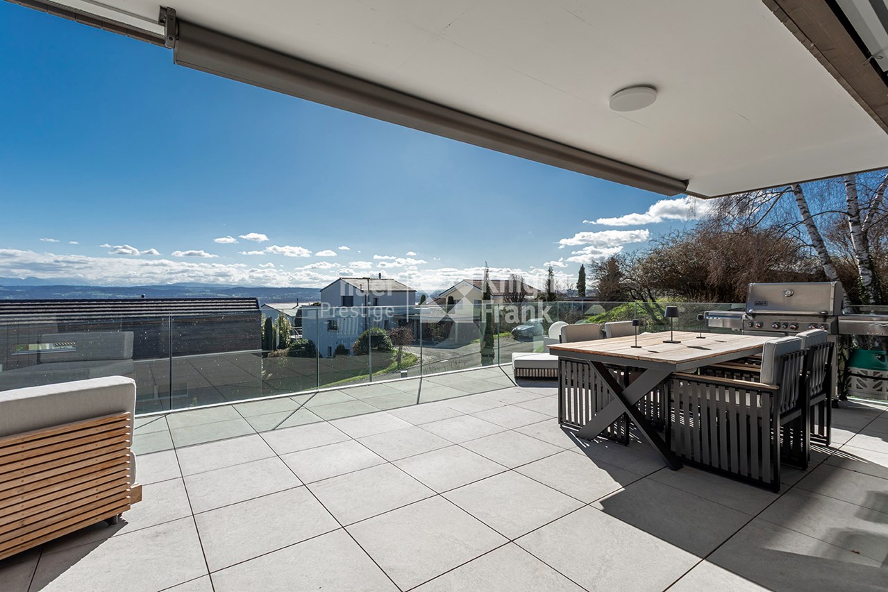 Magnifique appartement attique de 4.5 pièces avec vue imprenable sur le lac de Morat à vendre à Lugnorre - Bild 1