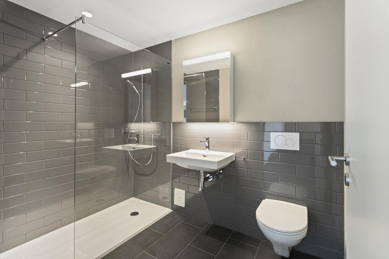 Tivoli Garten in Spreitenbach - Viel mehr als gewohnt - Badezimmer Nero