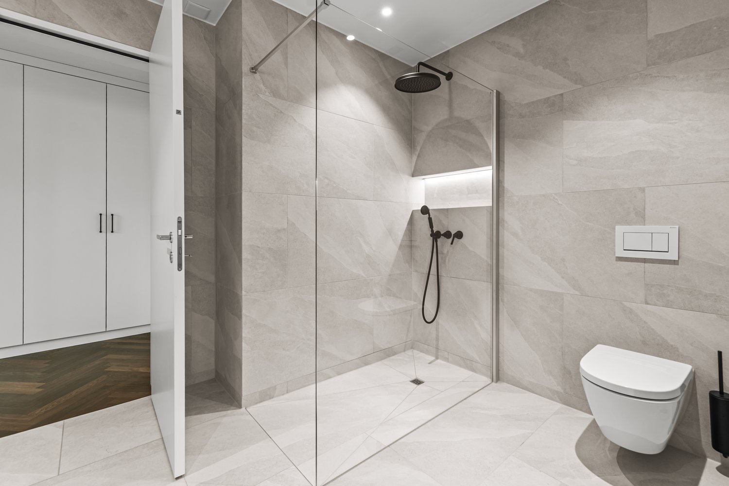 Modernes wohnen mit Blick in die Alpen - Bild 13