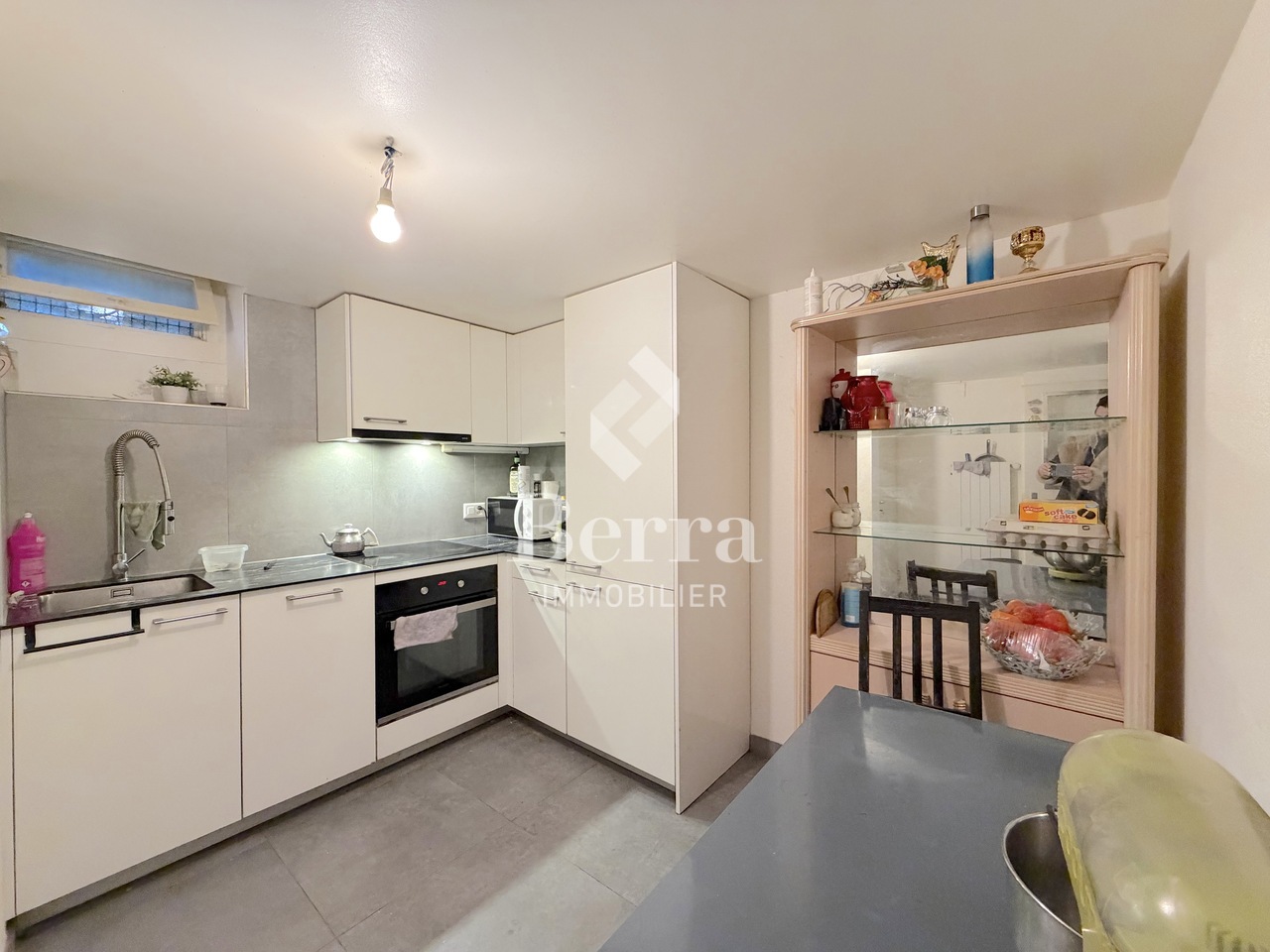 Immeuble rénové de 3 appartements - potentiel de développement - Bild 10