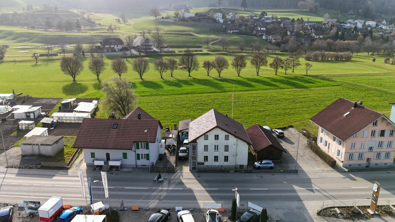 Kernsaniertes Wohnerlebnis für drei Parteien - Bild 1