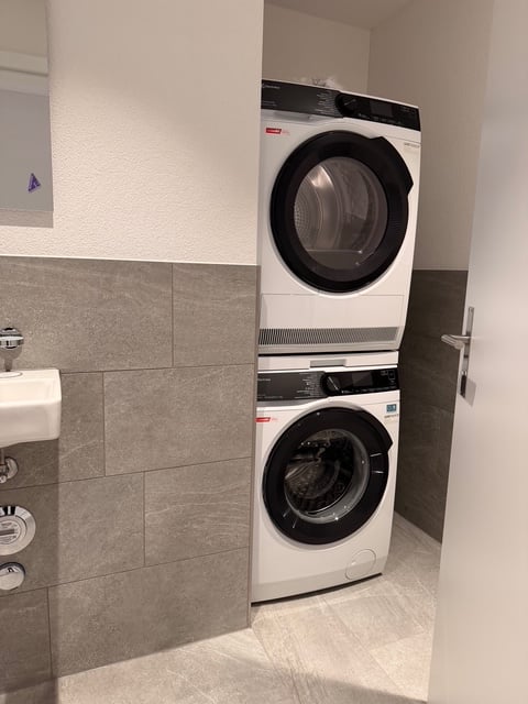 Moderne 5-Zimmer-Duplex-Wohnung in ruhiger Lage von Roggwil - Bild 3