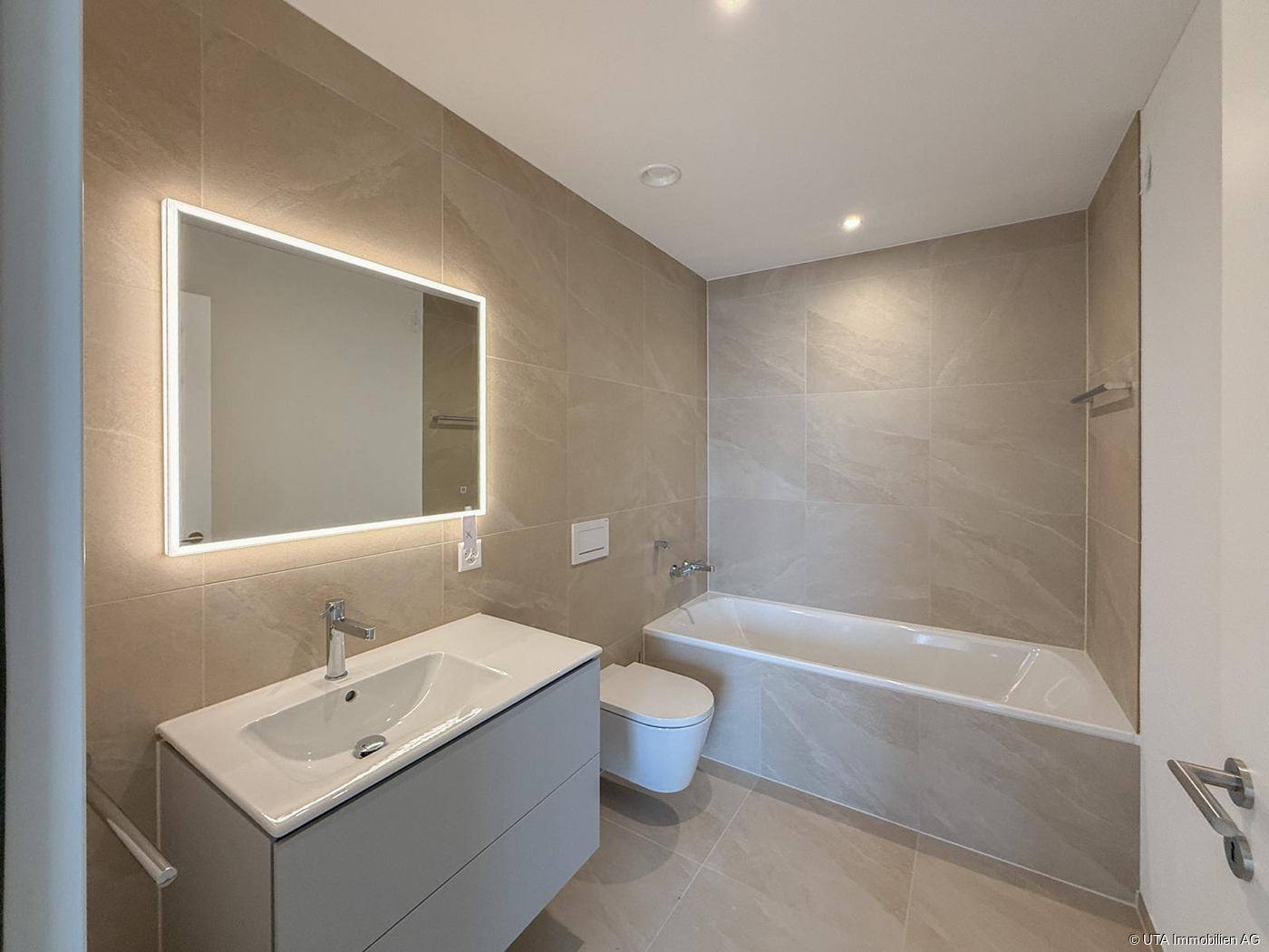 Neue Eigentumswohnung zum sofortigen Einziehen. - Badezimmer