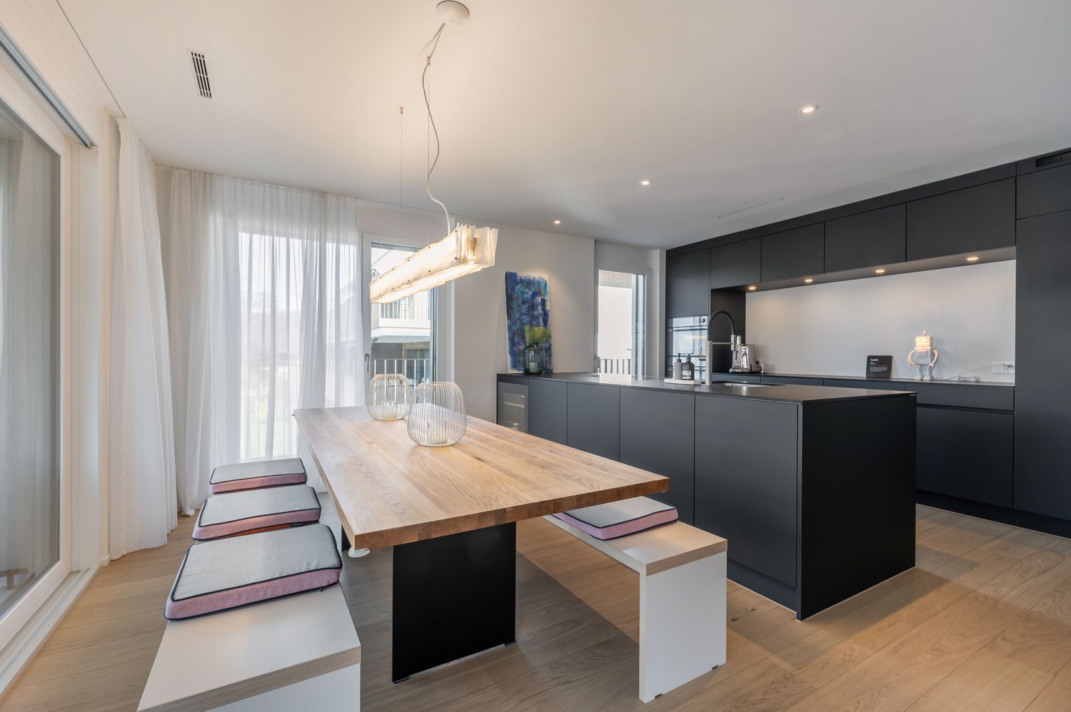 Zeitgemässes Wohnen in entspannter Lage - Essbereich