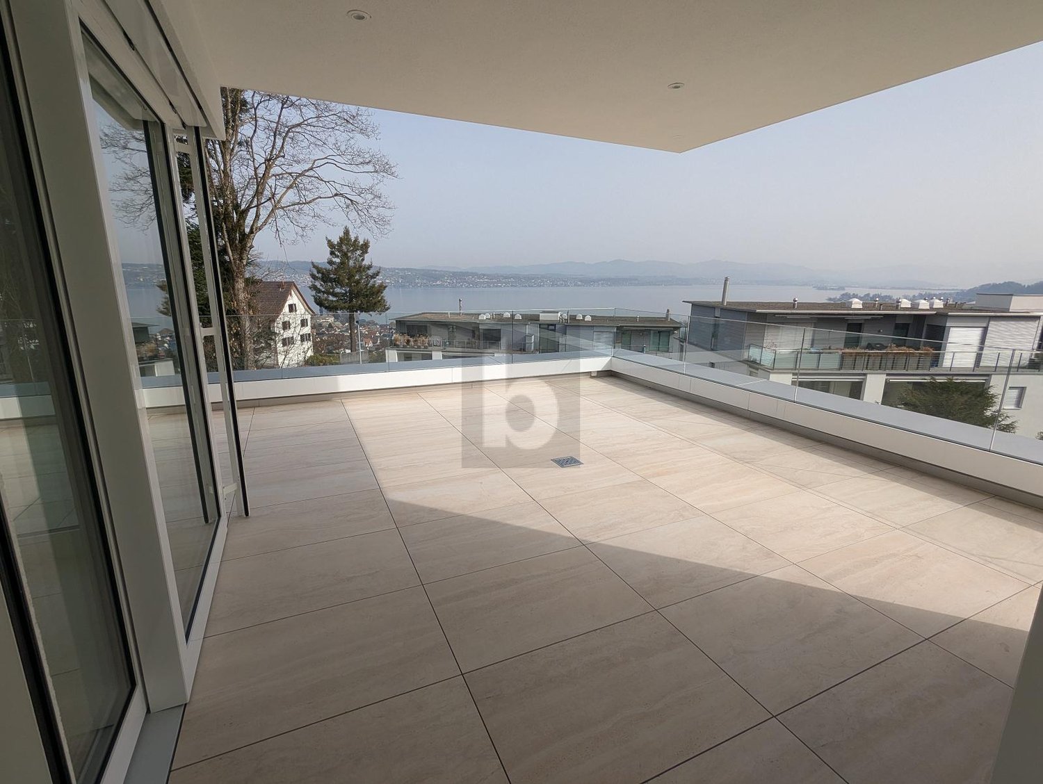 LUXURIÖSE RUHEOASE MIT HIGH-END TECHNIK - Bild 3