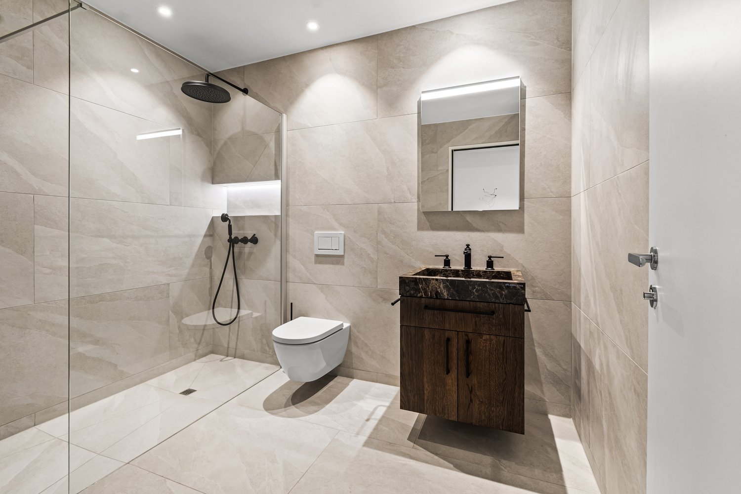 Modernes wohnen mit Blick in die Alpen - Bild 11