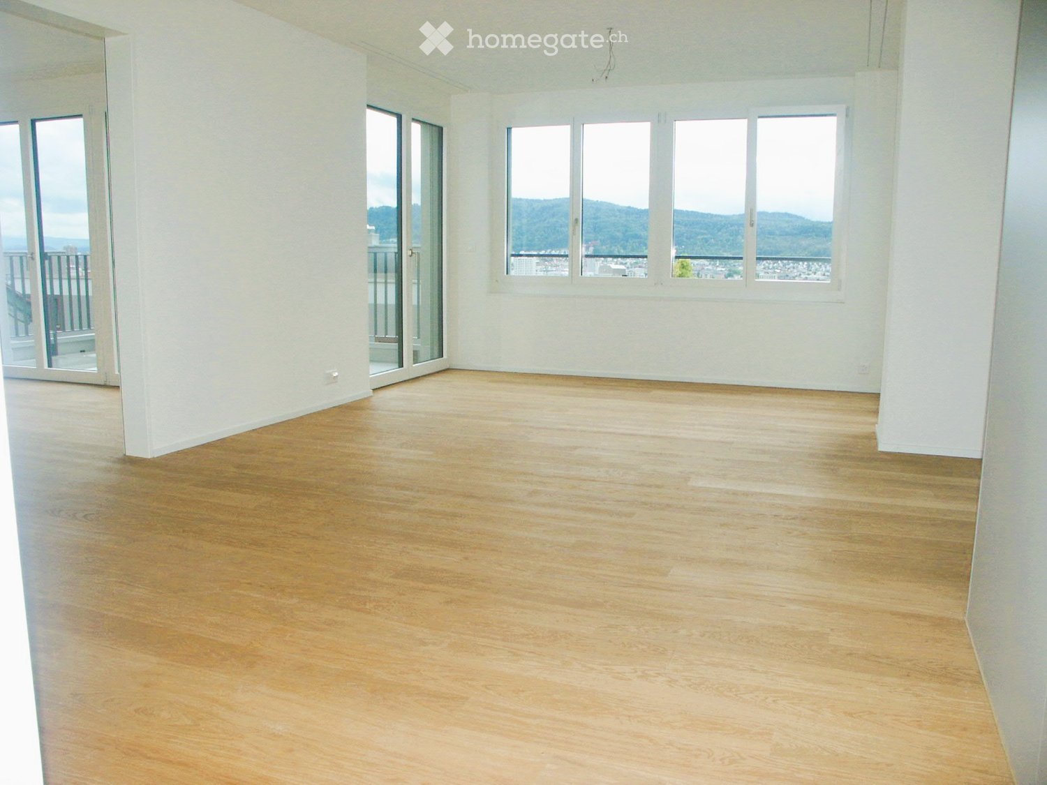 2 TAGE DER OFFENEN TÜRE !! CHARMANTE 2.5-ZIMMER ATTIKAWOHNUNG - 4 TERRASSEN – ZENRTAL IN HÖNGG - Bild 12