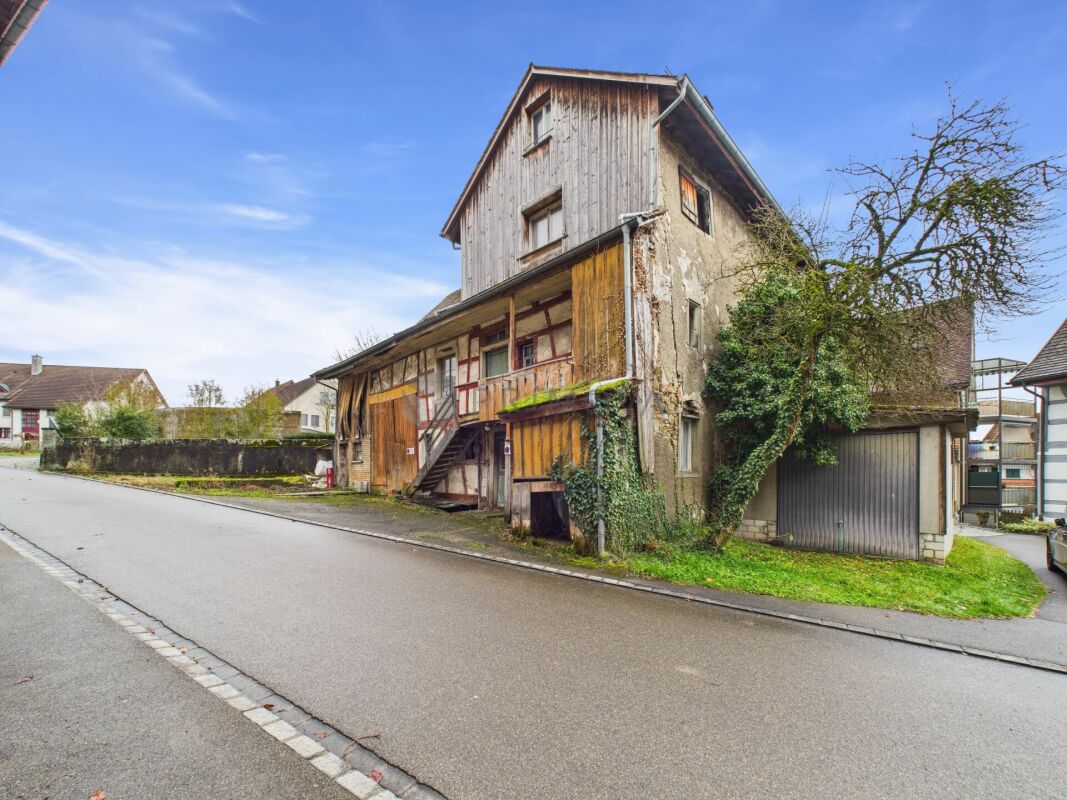 Charmantes Bauernhaus mit vielseitigen Möglichkeiten -  Bild 1