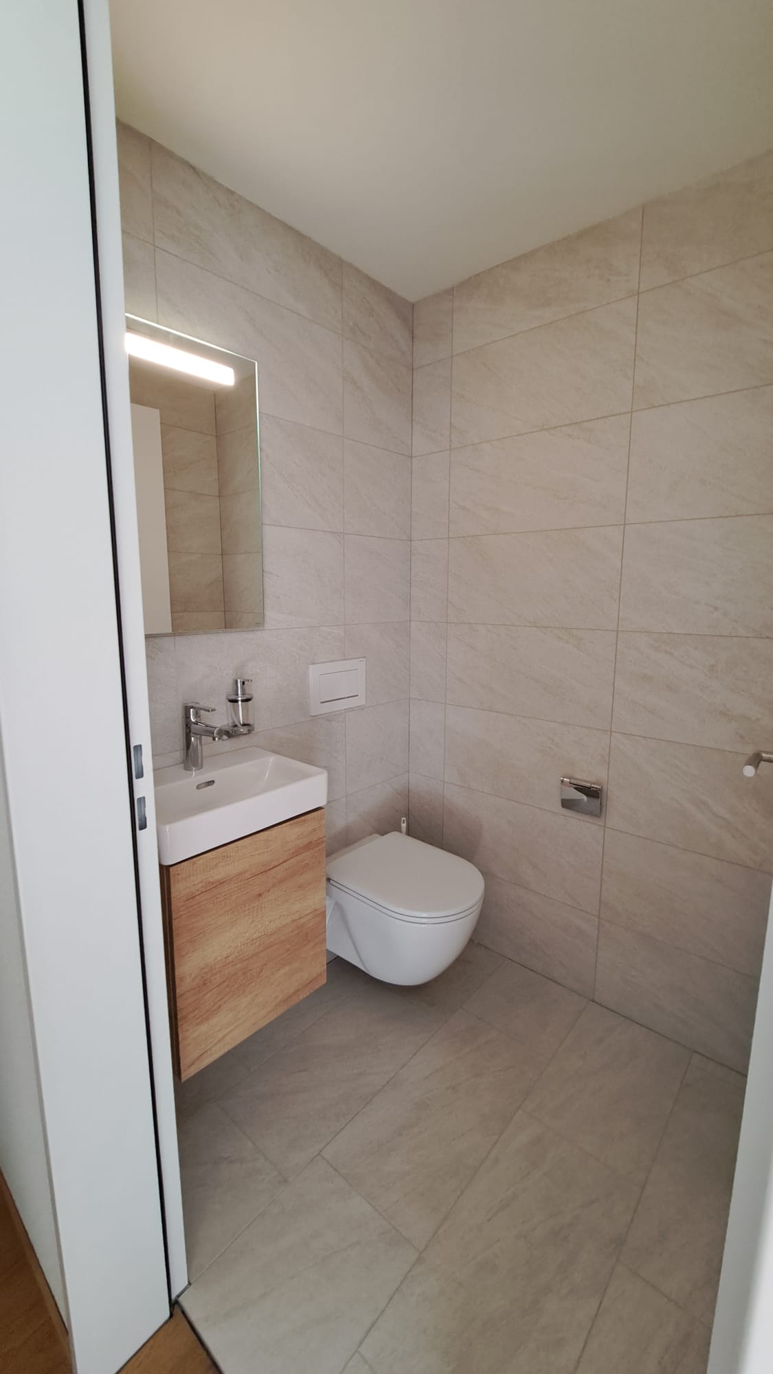 Moderne Terrassenwohnung und Garage in Hitzkirch - Bild 5