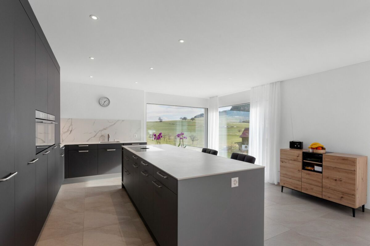 Neuwertige 4.5-Zimmer-Attikawohnung mit herrlichem Weitblick - Bild 3