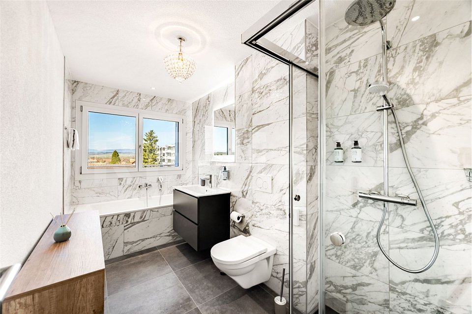 Magnifique attique meublé de 2,5 pièces avec terrasse de 65 m² à Avenches -  Bild 4