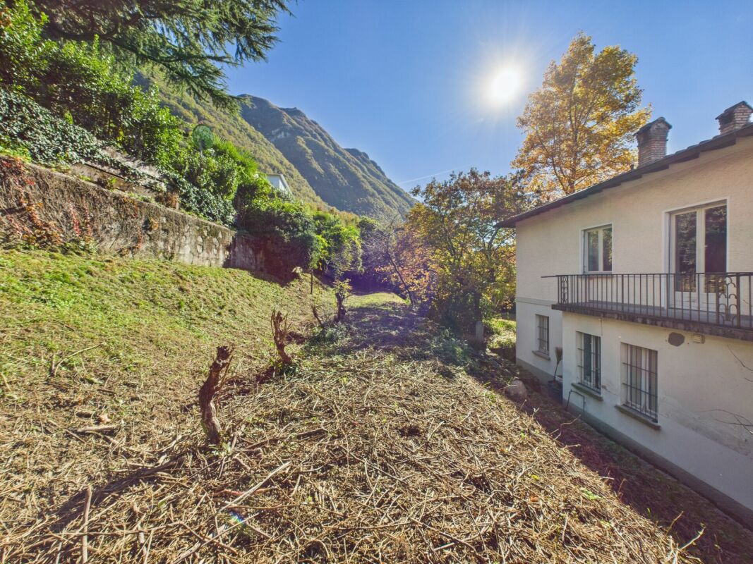 Casa unifamiliare con grande terreno edificabile - Bild 13