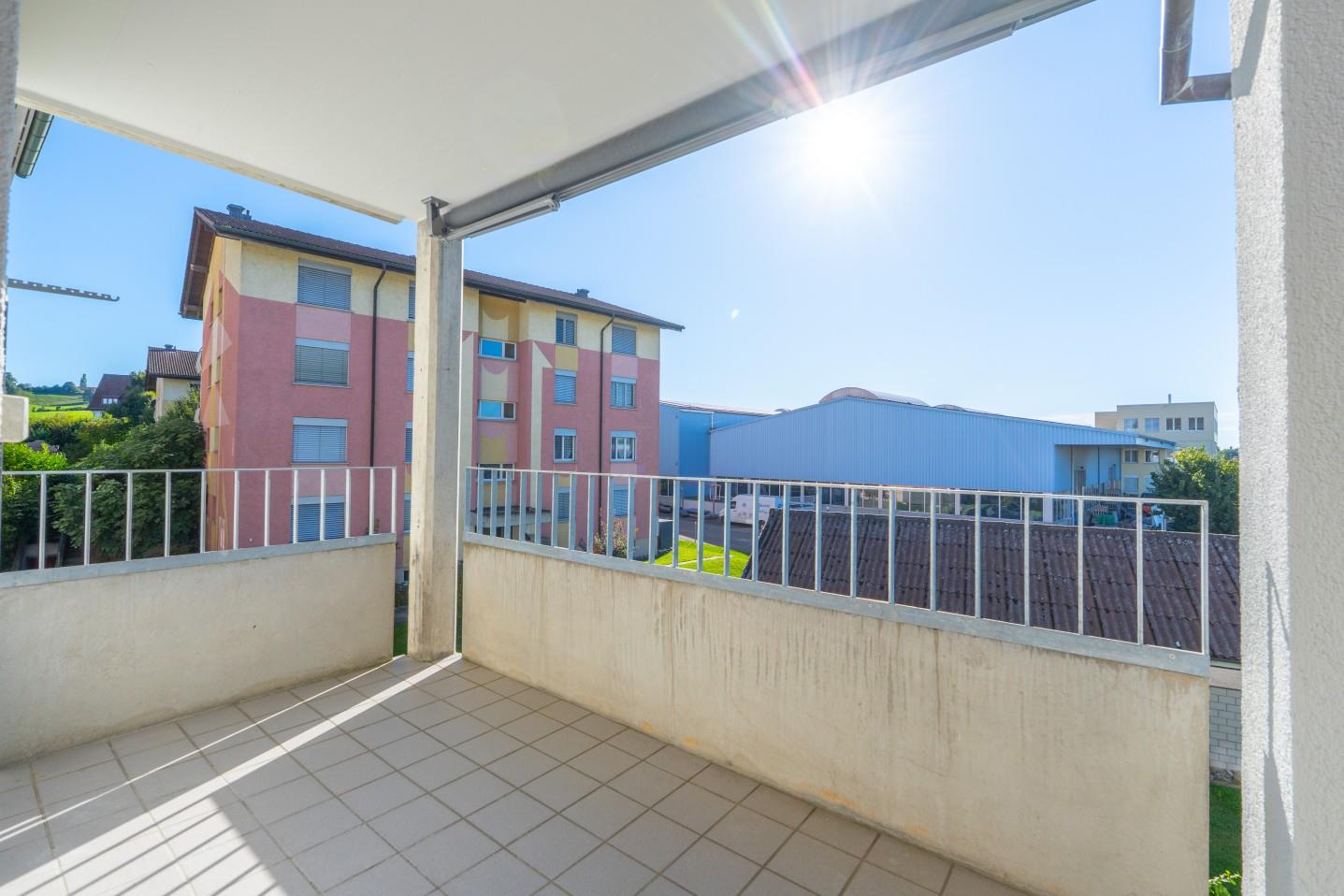 Erstbezug nach Renovation - 3.5-Zi. Eigentumswohnung - sonniger Balkon