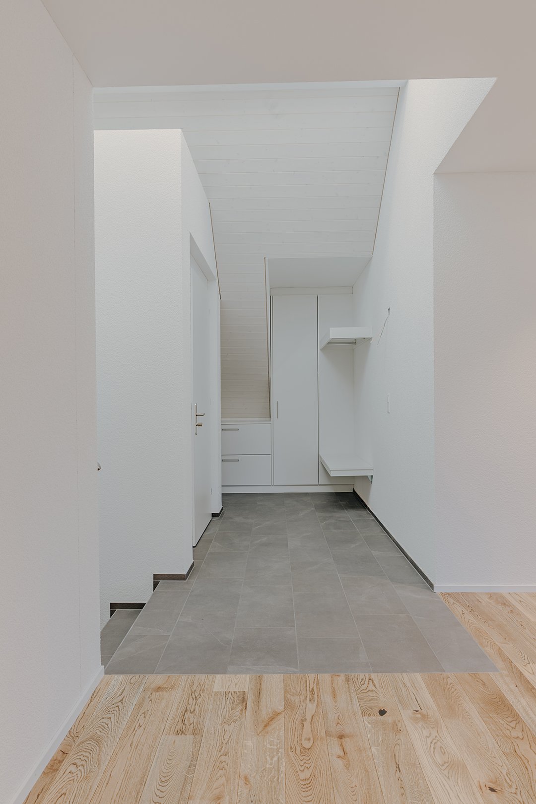 Dachwohnung im Herzen von Bütschwil  ideal für Paare & Familien - Liftzugang | Garderobe